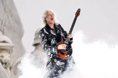 Гитарист Queen Брайан Мэй отмечен наградой Чарльза III